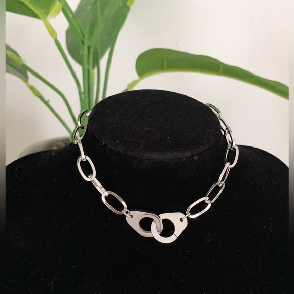 Stainless steel handcuff paperclip bracelet - Picture 2 of 5